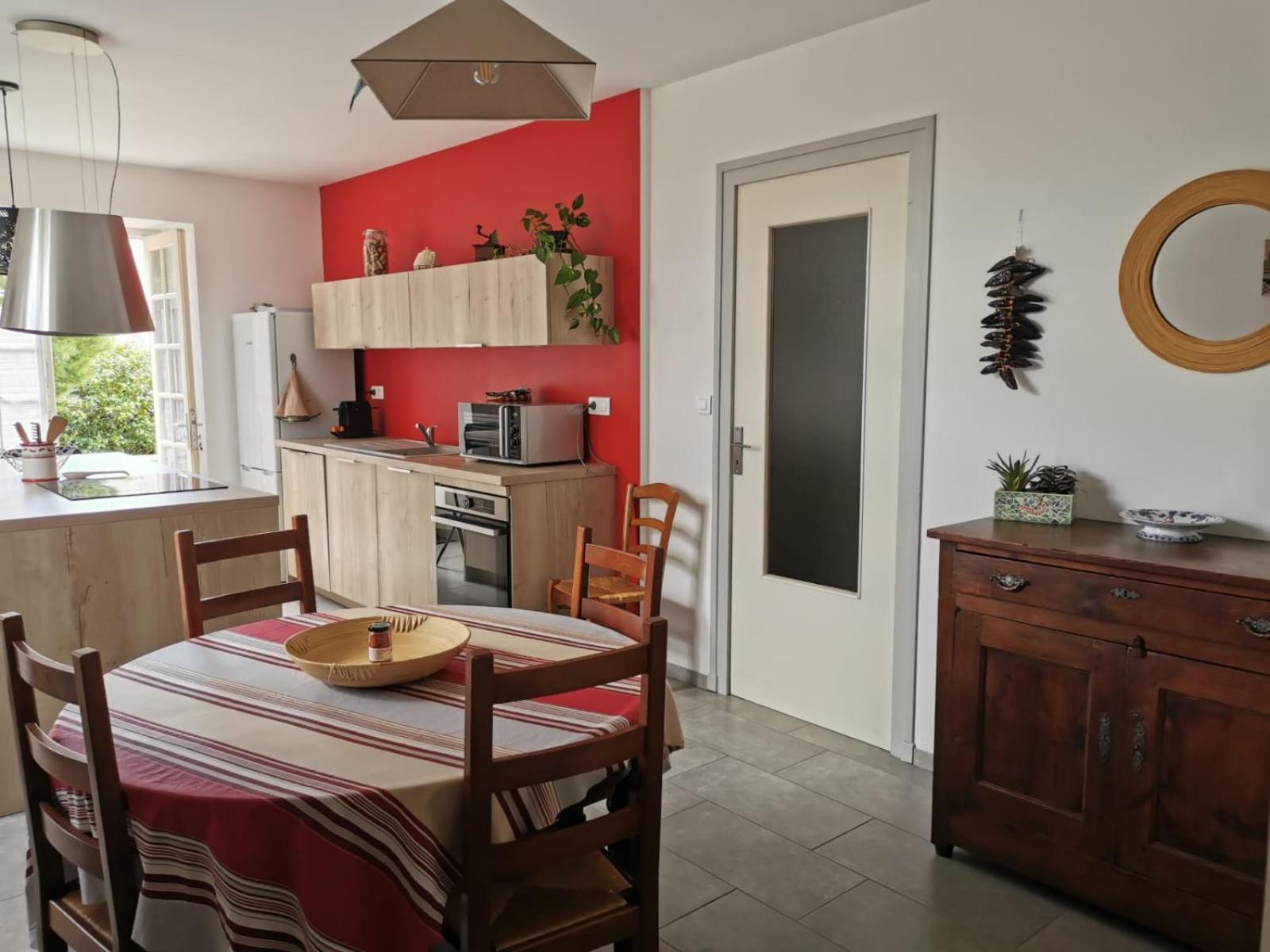 Logement Calme Et Authentique A Espelette Room photo
